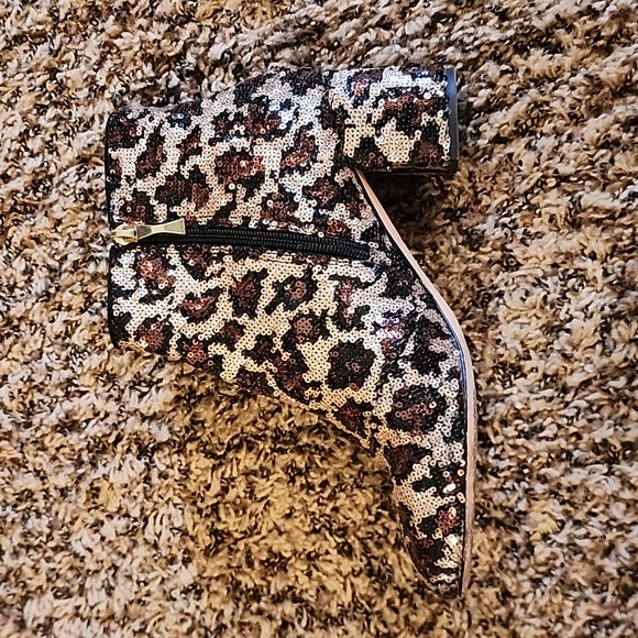 Betsey Johnson sequin leopard bootie - Picture 4 of 5